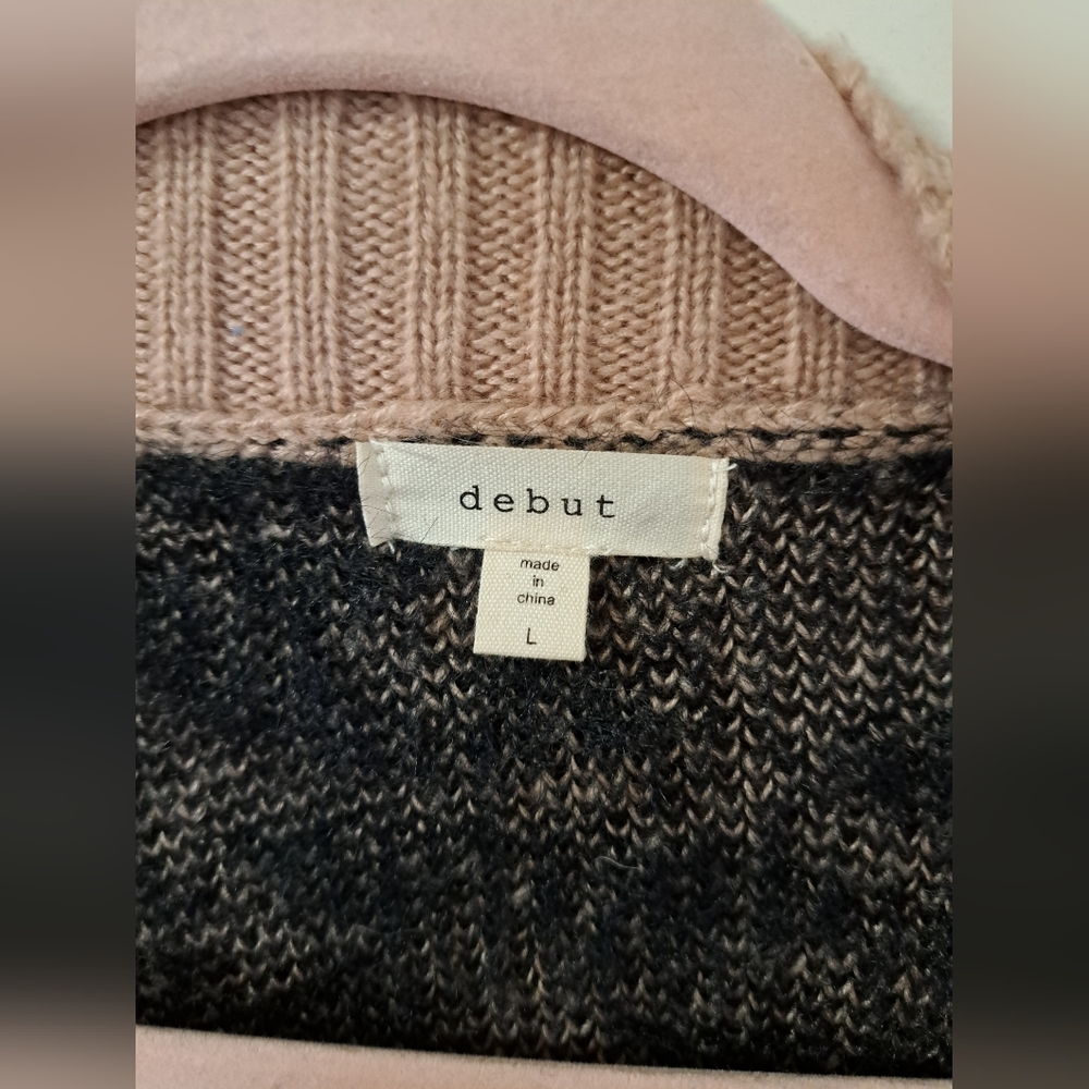 Women's soft leopard print cardigan. Size Large. Brand, Debut..